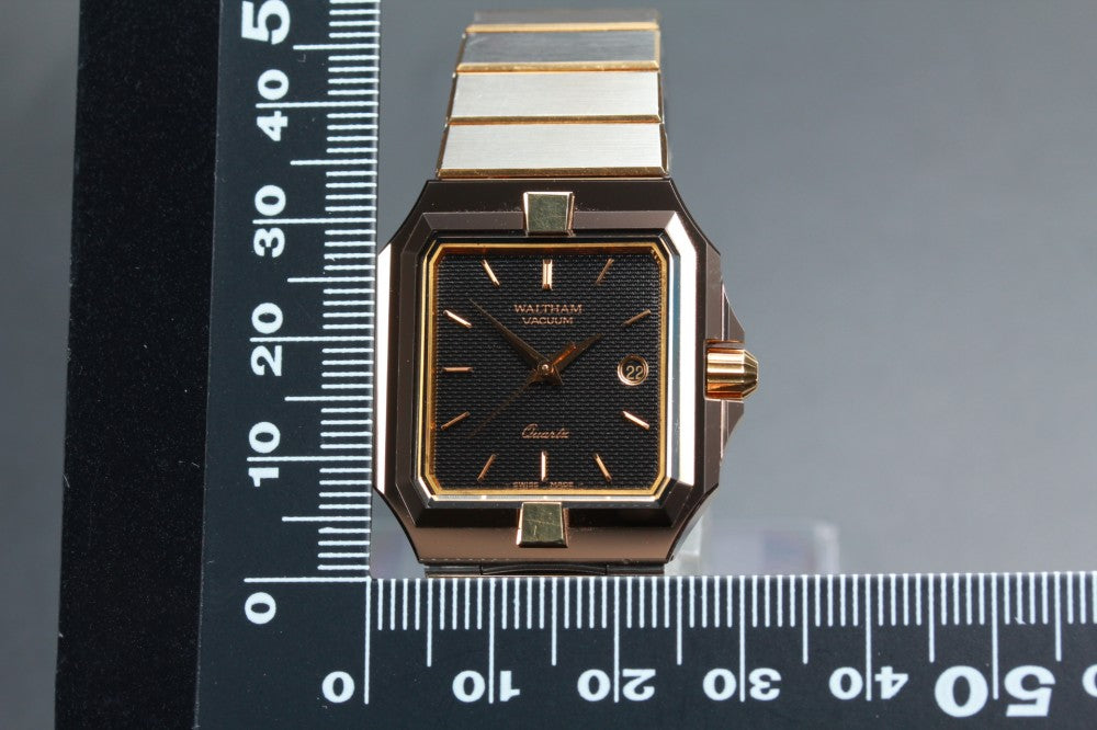 Near MINT Waltham Vacuum Quartz Black Quartz 29mm Unisex Watch