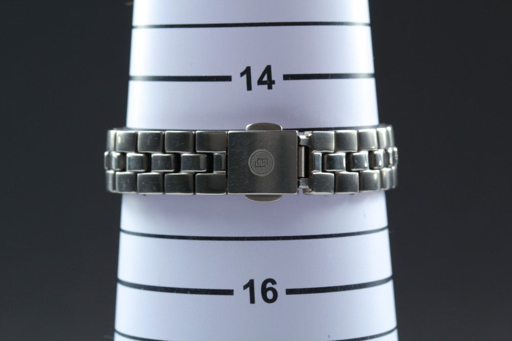 Near MINT CITIZEN Exceed 3330-C80142 Silver Quartz 23.5mm Ladies Watch