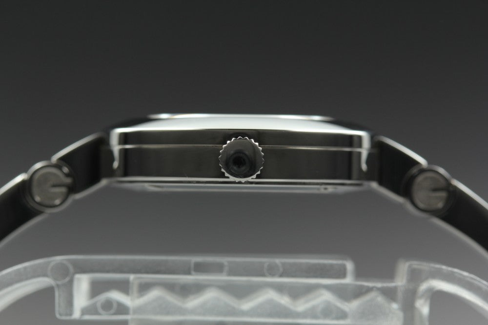 Near MINT GUCCI 105 White Quartz 25.5mm Ladies Watch