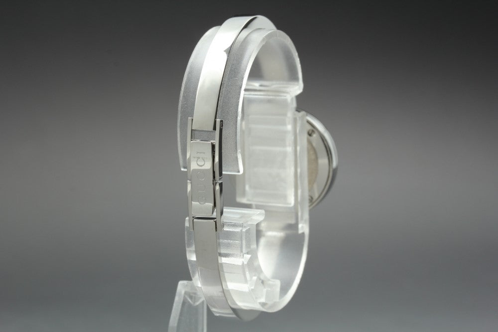 Near MINT GUCCI 105 White Quartz 25.5mm Ladies Watch