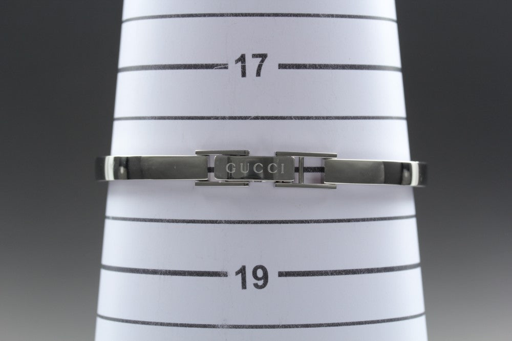 Near MINT GUCCI 105 White Quartz 25.5mm Ladies Watch