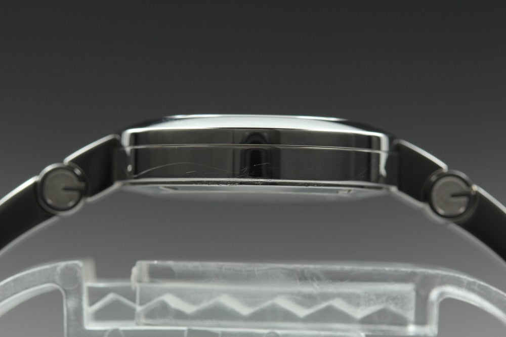 Near MINT GUCCI 105 White Quartz 25.5mm Ladies Watch
