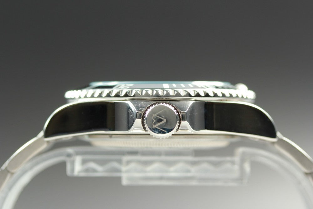 MINT Valentino Moradei 841-172 Black Quartz 41.7mm Men's Watch