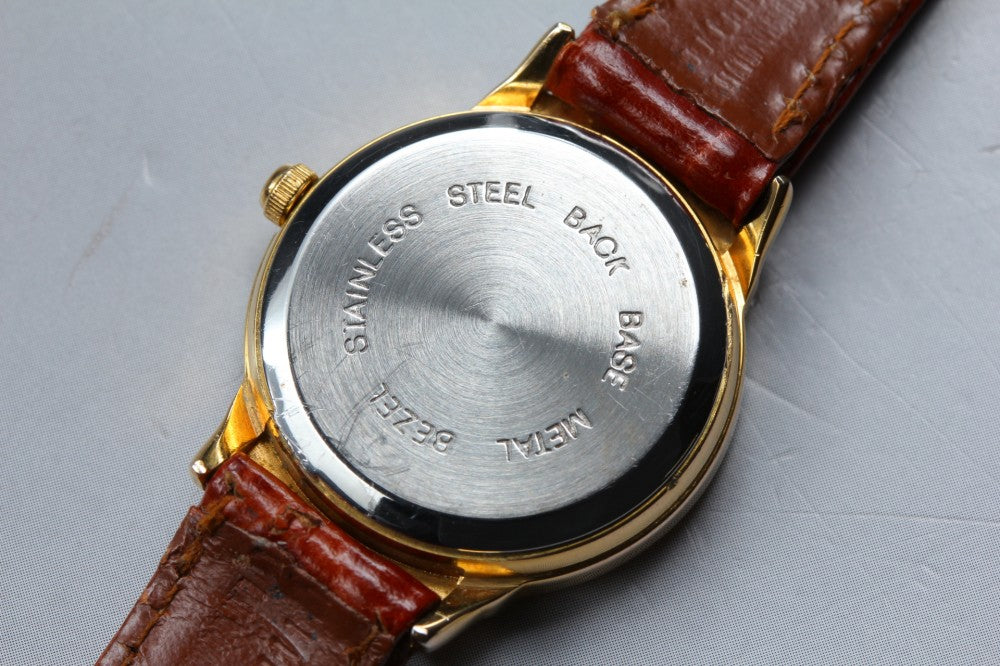 Near MINT CITIZEN Edison Mother of Pearl Quartz 26.2mm Ladies Watch