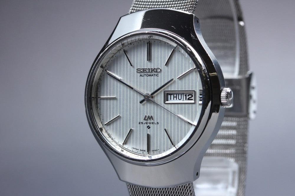 Near MINT SEIKO Lord Matic 5606-8120 Silver Auto 36mm Men's Watch 1976