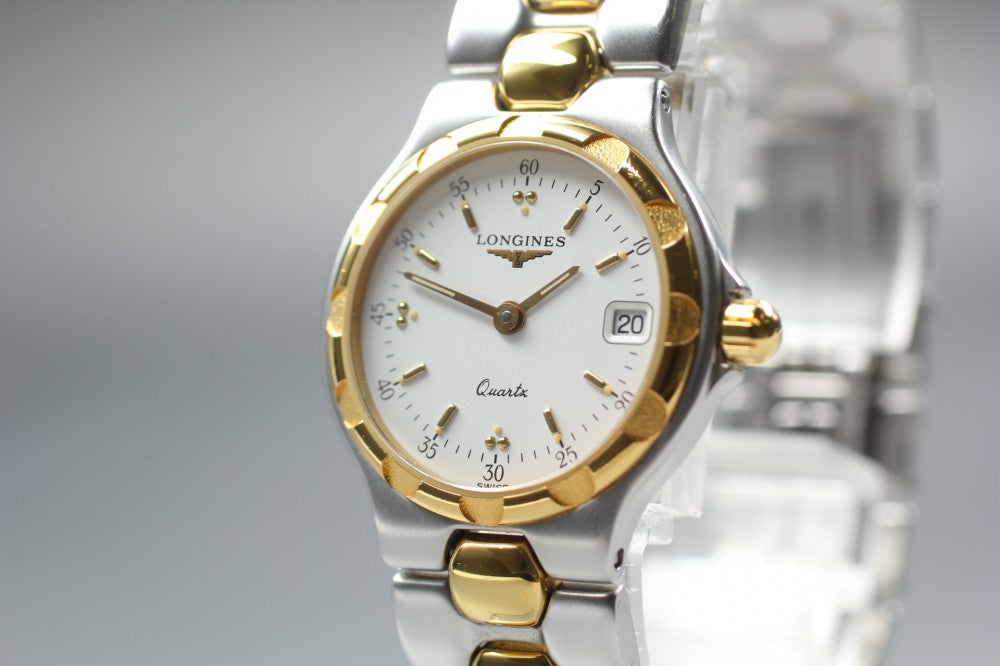 Near MINT LONGINES Conquest L1.114.3 White Quartz 25mm Ladies Watch