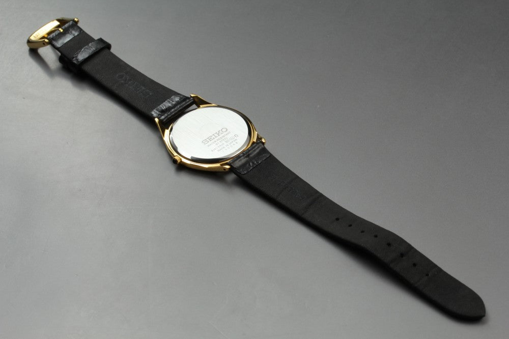 Near MINT SEIKO Dolce 8J41-0AJ0 Gold Quartz 33mm Men's Watch
