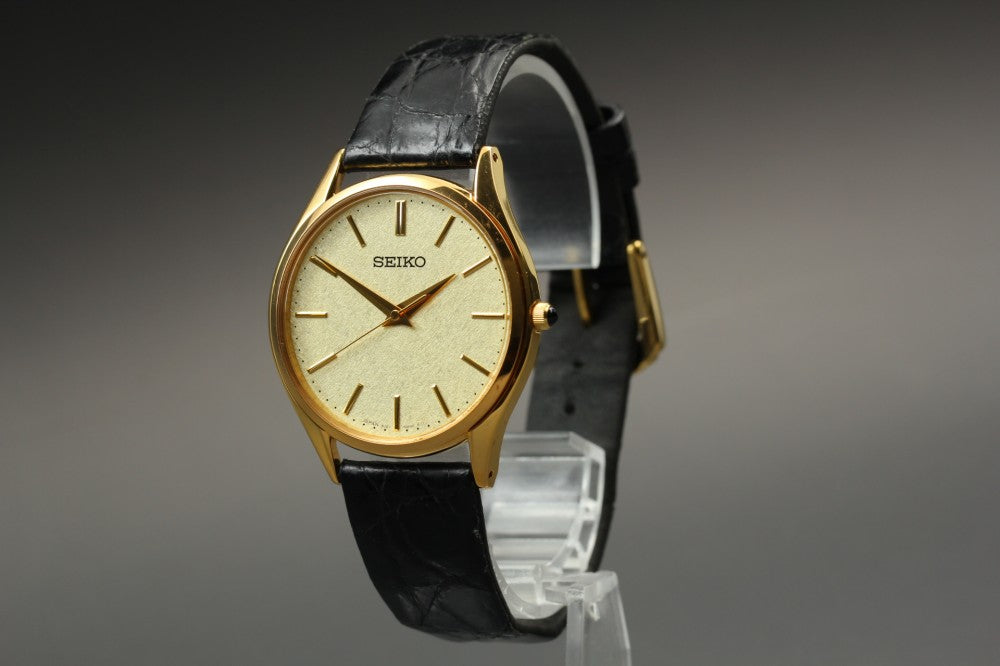 Near MINT SEIKO Dolce 8J41-0AJ0 Gold Quartz 33mm Men's Watch