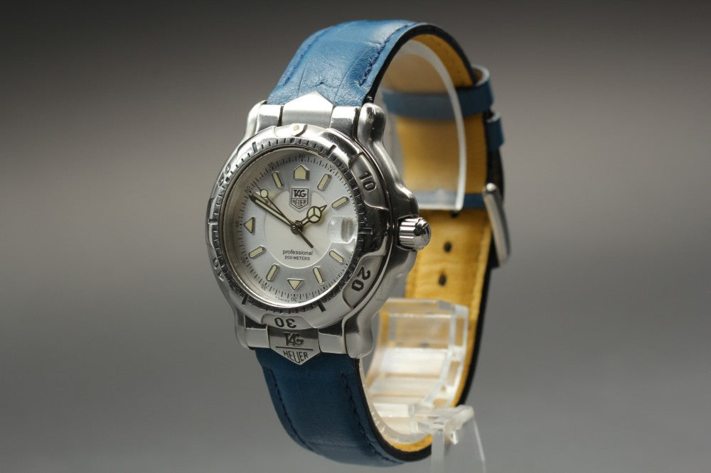 Near MINT TAG Heuer Professional 6000 WH1213-K1 Silver Quartz 36.5mm Men's Watch