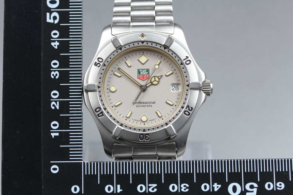 Near MINT TAG Heuer Professional 2000 WE1111-2 Silver 40mm Men's Watch