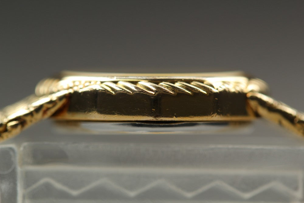 Near MINT RADO 204.3617.2 Gold Quartz 20.4mm Ladies Watch