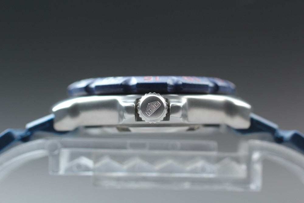 Near MINT TAG Heuer Formula 1 WA1410 Blue Quartz 30mm Ladies Watch