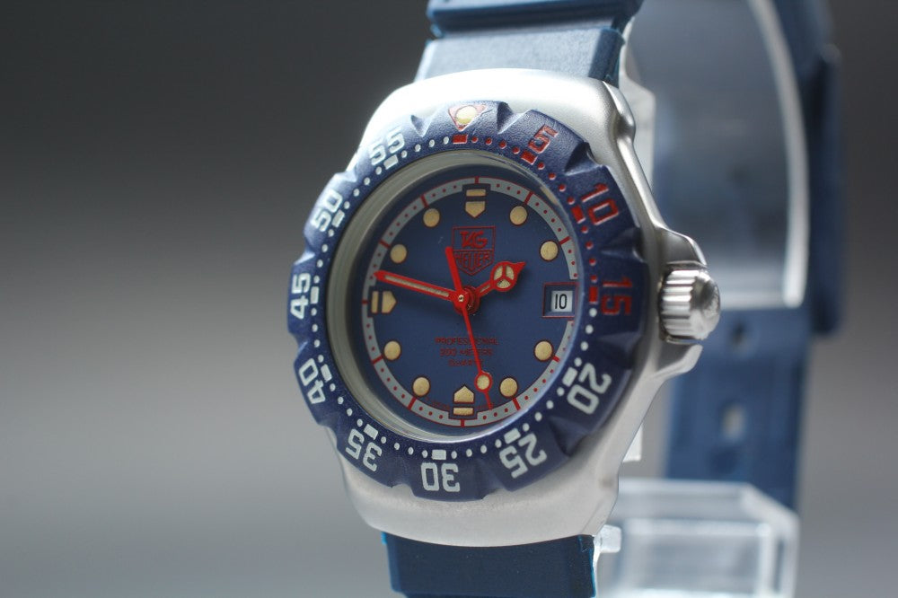 Near MINT TAG Heuer Formula 1 WA1410 Blue Quartz 30mm Ladies Watch