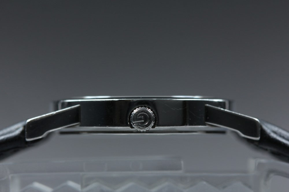 Near MINT GUCCI 5200L Quartz 27mm Ladies Watch