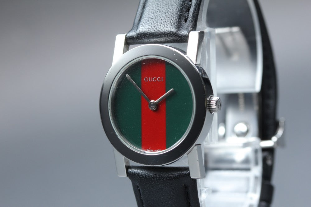 Near MINT GUCCI 5200L Quartz 27mm Ladies Watch
