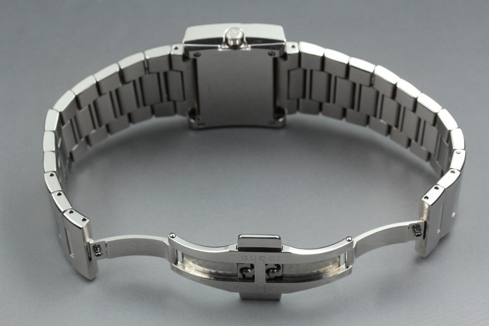 GUCCI 100L Silver Quartz 30.6mm Ladies Watch