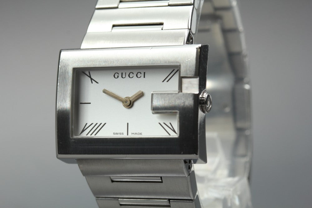 GUCCI 100L Silver Quartz 30.6mm Ladies Watch