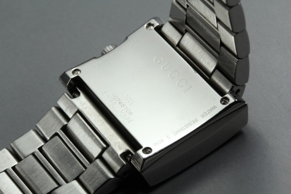 GUCCI 100L Silver Quartz 30.6mm Ladies Watch