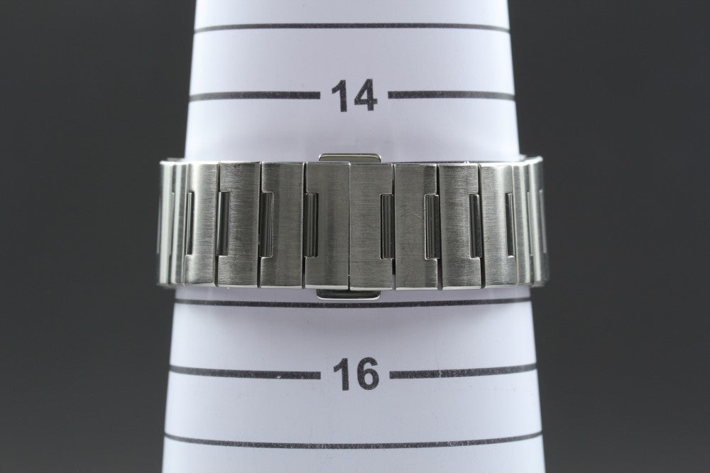 GUCCI 100L Silver Quartz 30.6mm Ladies Watch