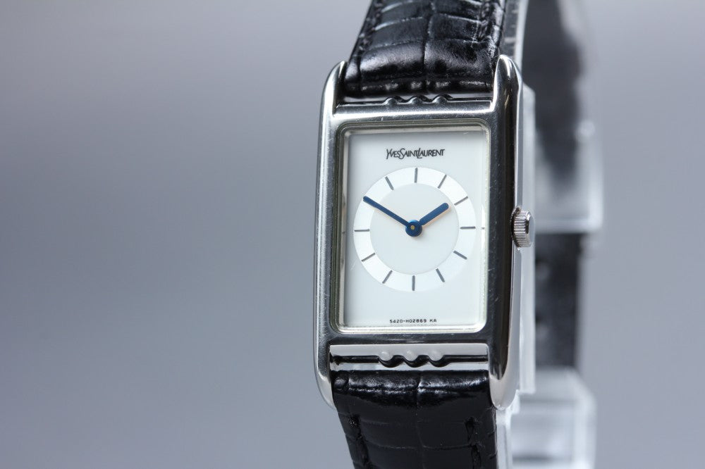 Near MINT YVES SAINT LAURENT 5420-H01067 White Quartz 17.4mm Ladies Watch