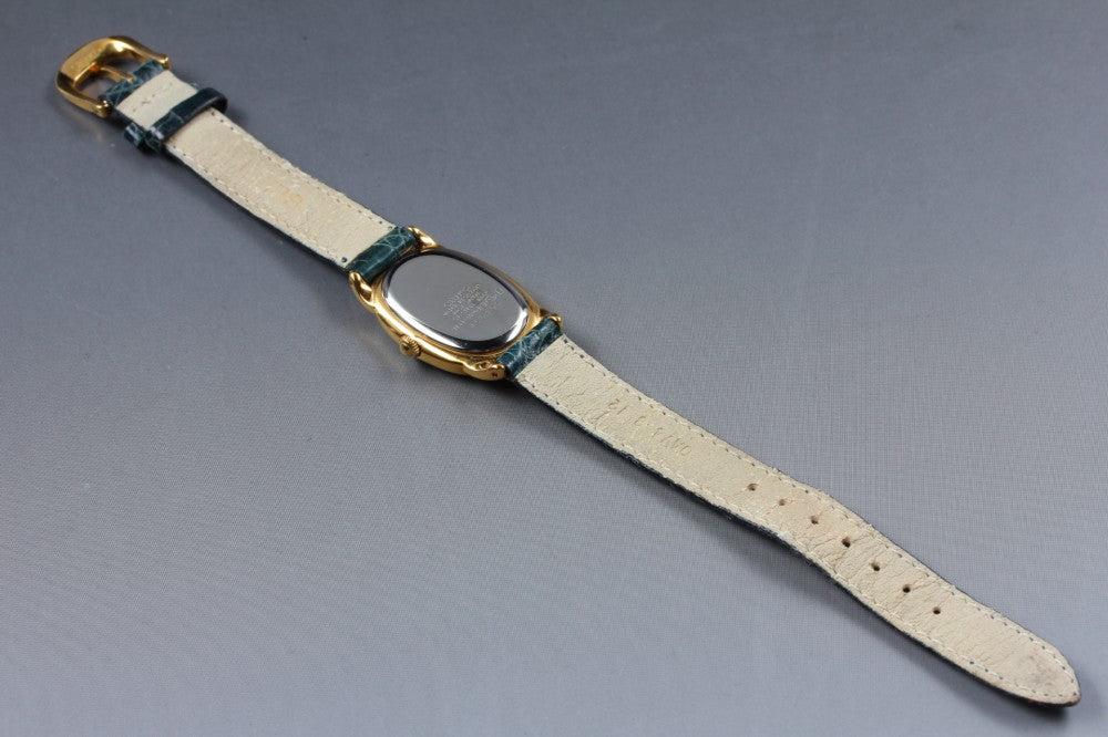 Near MINT SEIKO Neue 1F21-5B70 White Quartz 21mm Ladies Watch