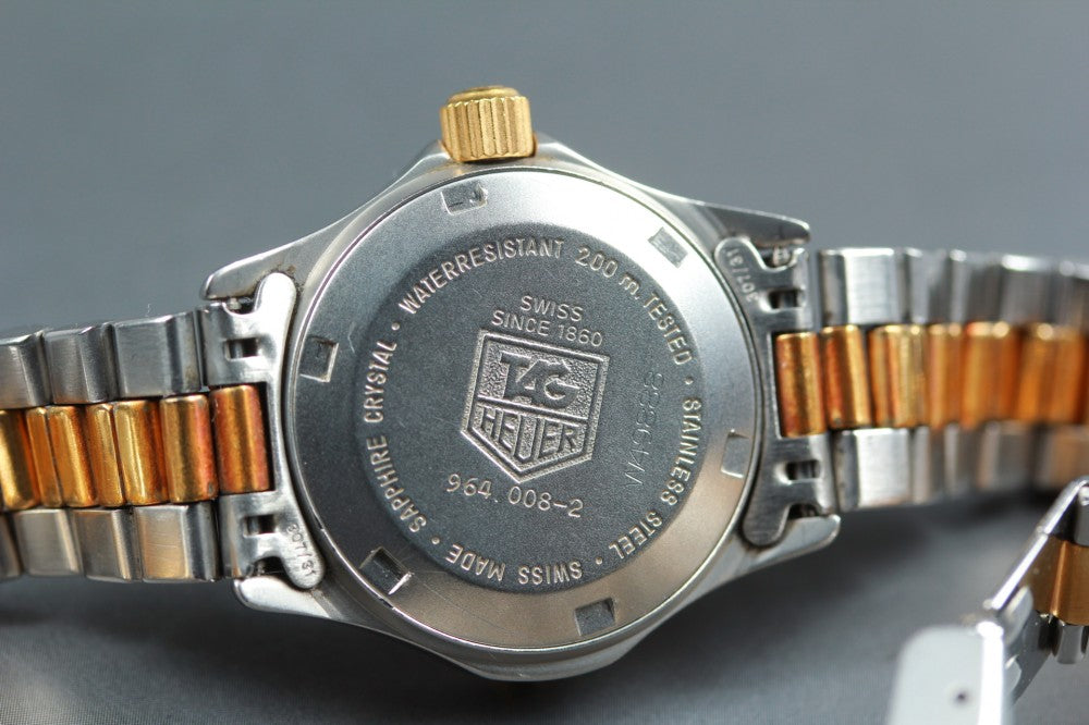 Near MINT TAG Heuer 2000 Series 964.008-2 Gold Quartz 27mm Ladies Watch
