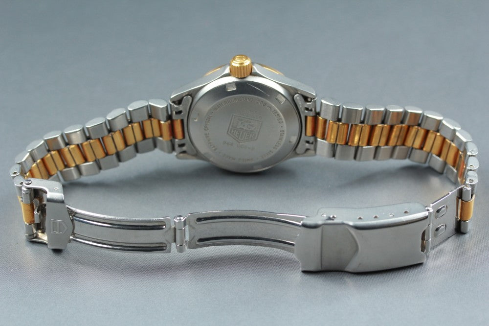 Near MINT TAG Heuer 2000 Series 964.008-2 Gold Quartz 27mm Ladies Watch