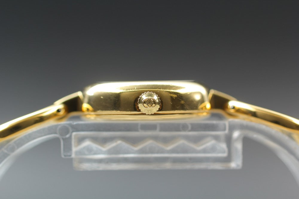 GUCCI 1600 Quartz 26mm Ladies Watch