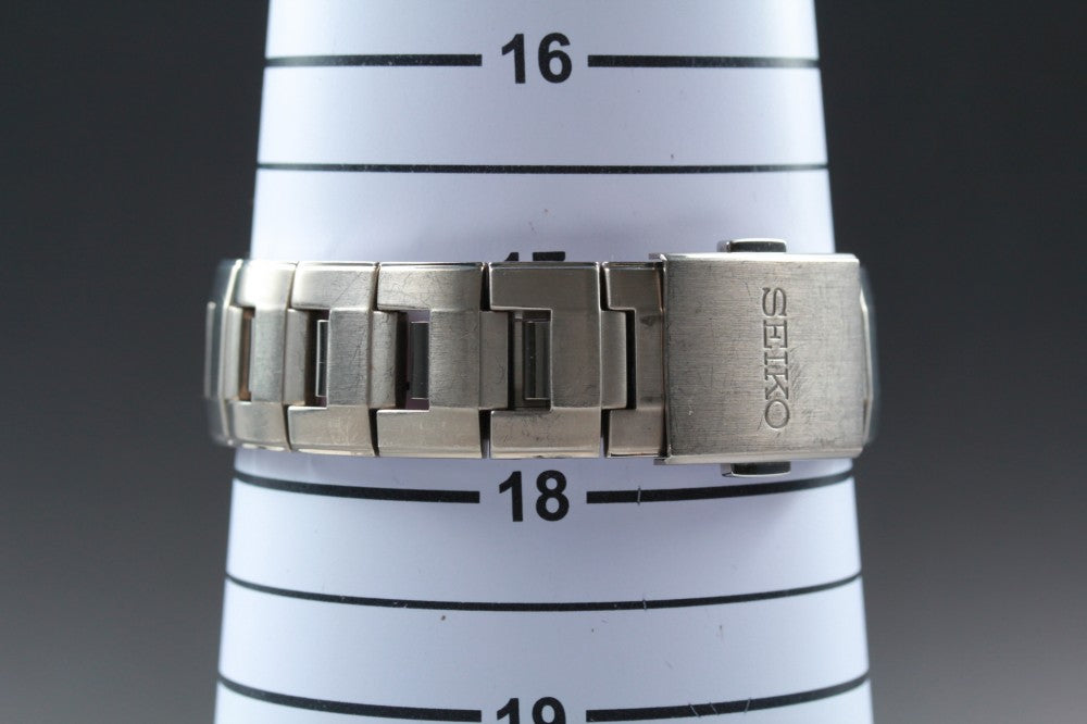 Near MINT SEIKO 7T11-0AH0 White Quartz 38.3mm Men's Watch