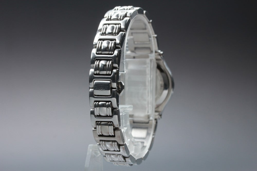 Near MINT GUCCI 9040L Black Quartz 28mm Ladies Watch