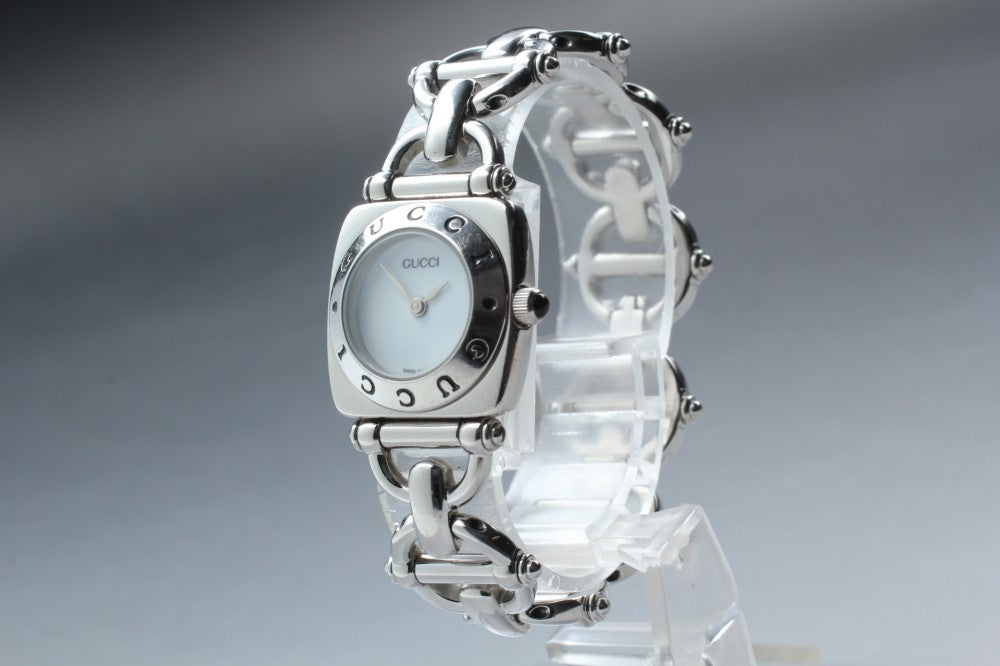 GUCCI 6400L White Quartz 21.5mm Ladies Watch