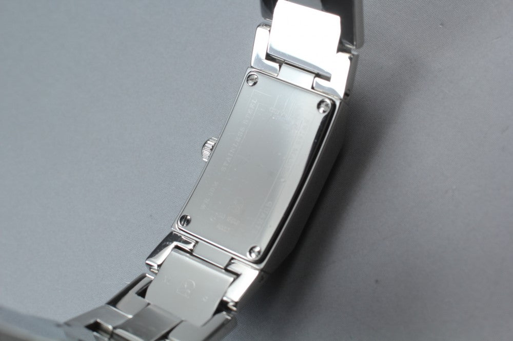 MINT Dunhill 143 15040 White Quartz 14mm Ladies Watch
