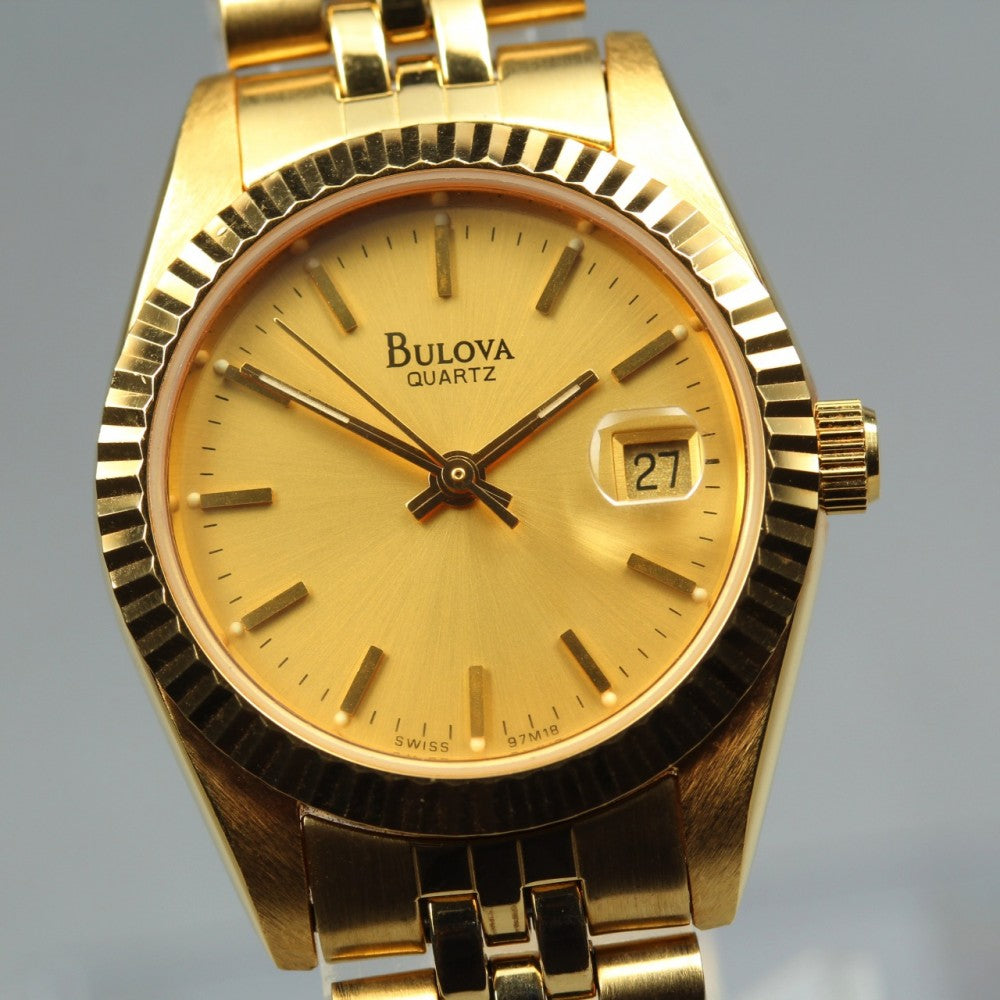 Near MINT Bulova Gold Quartz 25mm Ladies Watch 1993