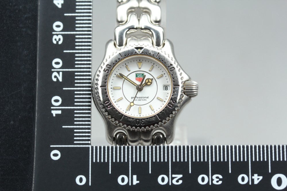 Near MINT TAG Heuer Professional S/El 200m WG1412-0 White Quartz 26mm Ladies Watch