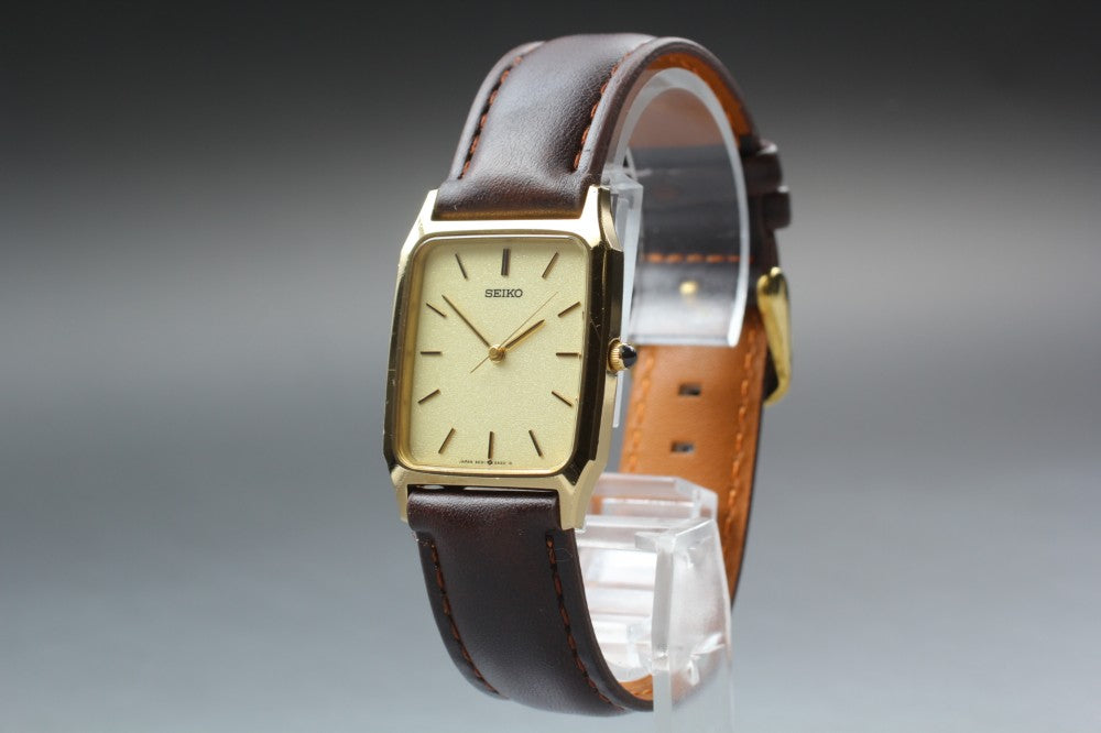 Near MINT SEIKO Chariot 5E31-5A50 Gold Quartz 26.5mm Men's Watch