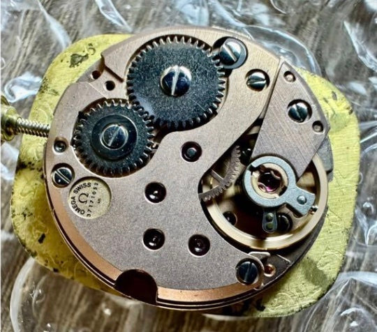 Near MINT OMEGA Geneve 511.413 Cal.625 Gold Manual 24mm Ladies Watch 1973 – photo 2