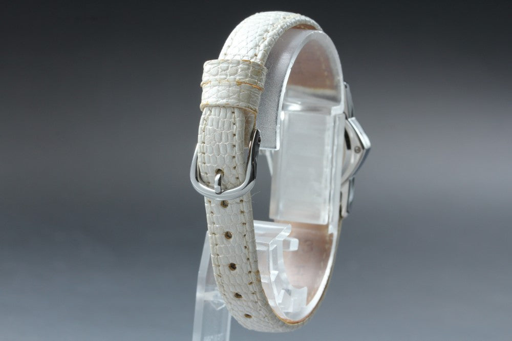 Near MINT HAMILTON Ventura H242111 White Mother of Pearl Quartz 24mm Ladies Watch