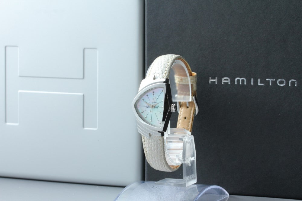 Near MINT HAMILTON Ventura H242111 White Mother of Pearl Quartz 24mm Ladies Watch