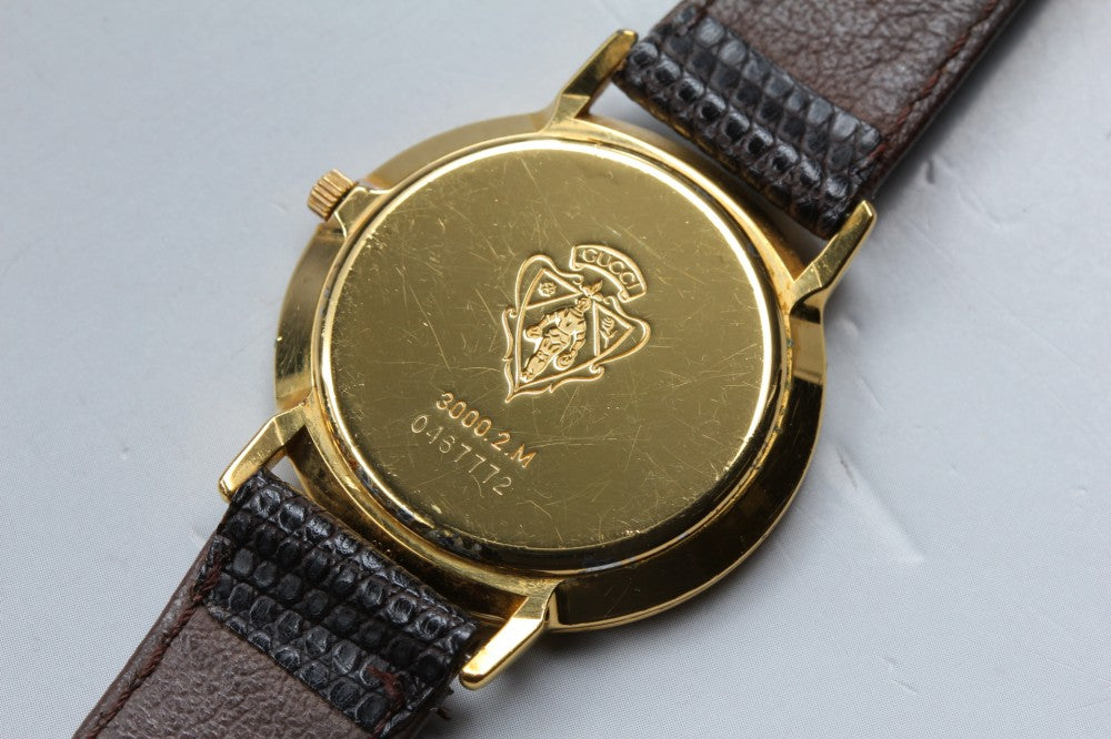 GUCCI 3000.2.M Quartz 33mm Men's Watch