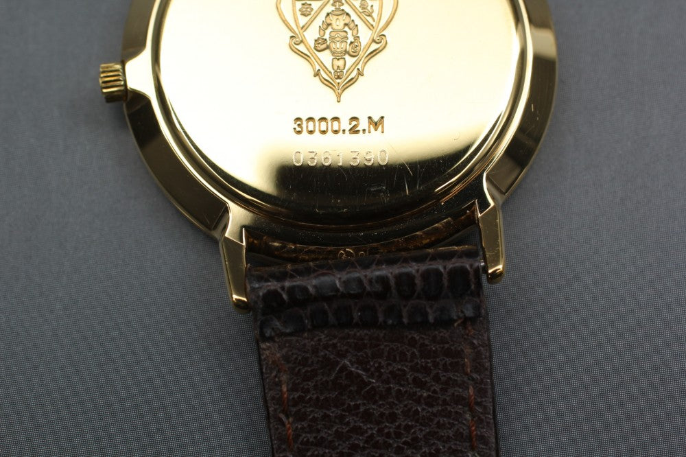 Near MINT GUCCI 3000.2.M Gold Quartz 33mm Men's Watch