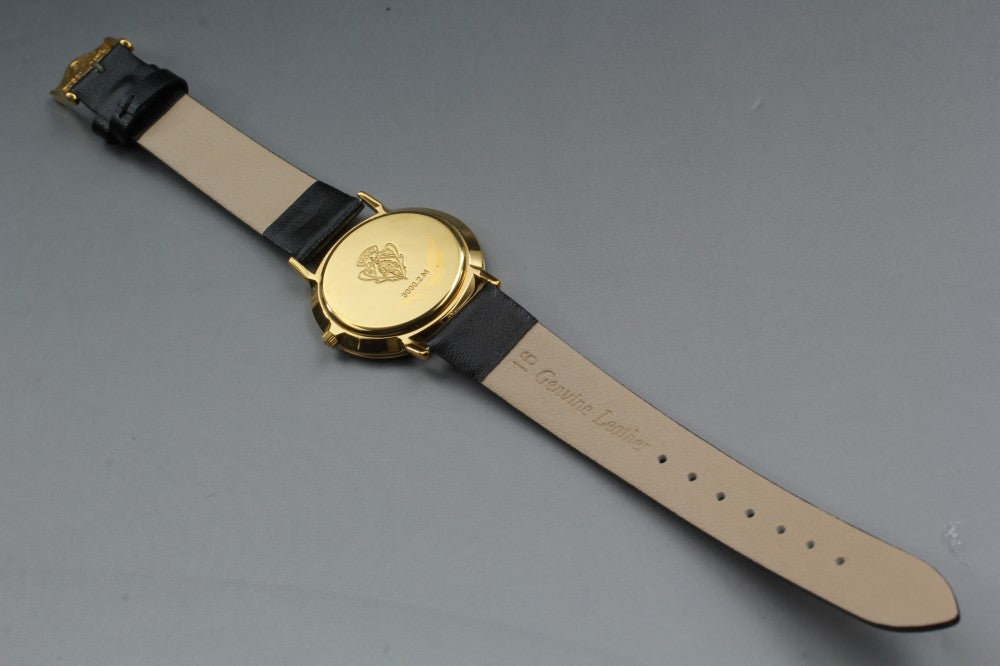Near MINT GUCCI 3000.2.M Gold Quartz 33mm Men's Watch