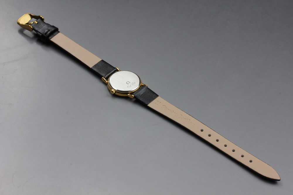 Near MINT OMEGA De Ville 595.0097.2 Gold Quartz 21.8mm Ladies Watch