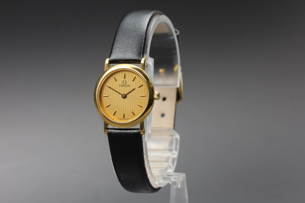 Near MINT OMEGA De Ville 595.0097.2 Gold Quartz 21.8mm Ladies Watch