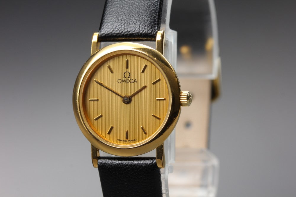 Near MINT OMEGA De Ville 595.0097.2 Gold Quartz 21.8mm Ladies Watch