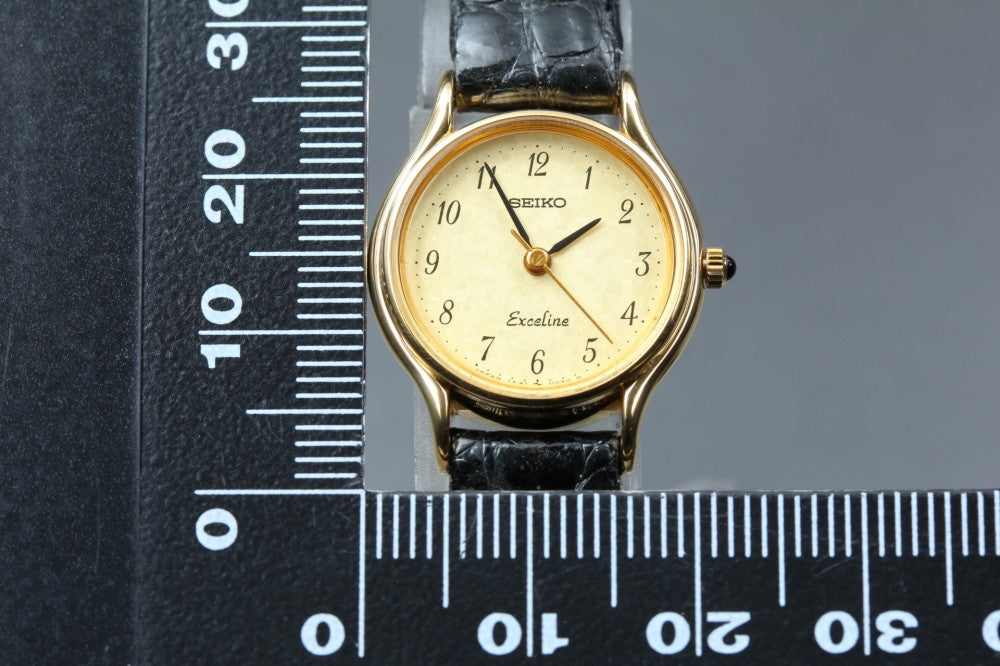 Near MINT SEIKO Exceline 1F21-0030 Gold Quartz 21mm Ladies Watch 1999