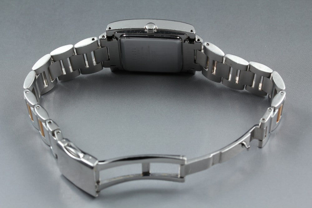 Near MINT SEIKO LUKIA 7N82-0DK0 Mother of Pearl Quartz 24mm Ladies Watch