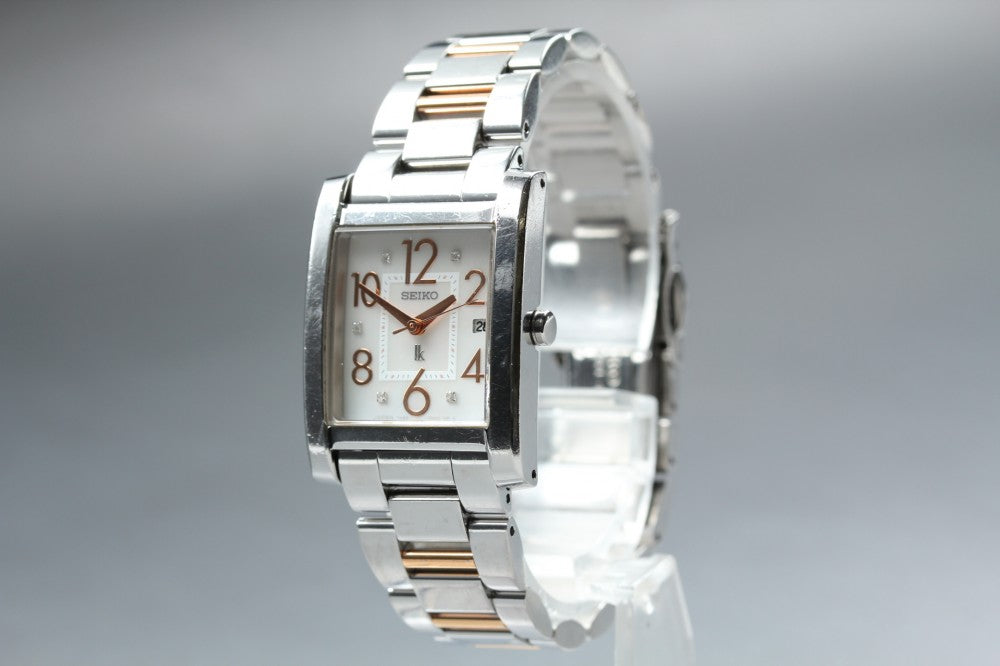 Near MINT SEIKO LUKIA 7N82-0DK0 Mother of Pearl Quartz 24mm Ladies Watch