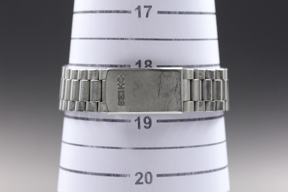SEIKO Silver Wave 8229-8000 Silver Quartz 35.4mm Men's Watch 1982