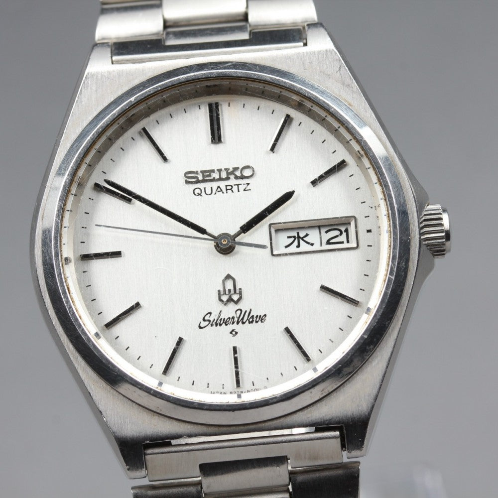 SEIKO Silver Wave 8229-8000 Silver Quartz 35.4mm Men's Watch 1982