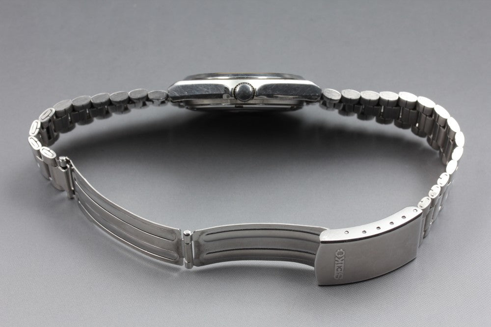 SEIKO Silver Wave 8229-8000 Silver Quartz 35.4mm Men's Watch 1982